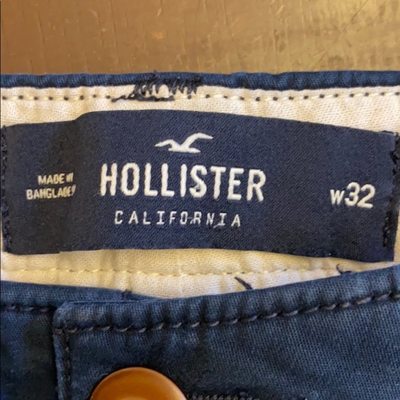 Hollister Men’s Navy Cargo Shorts - Picture 2 of 3